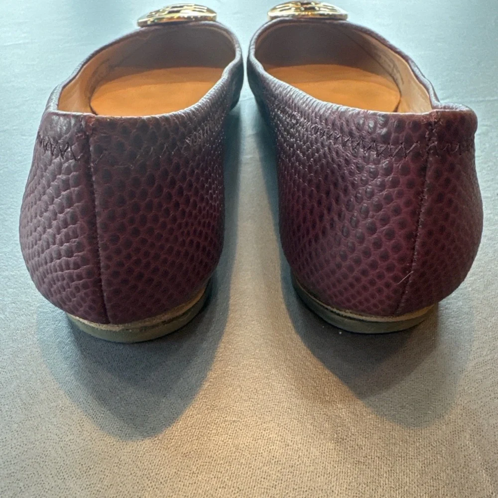 Tory Burch Reva Suede Leather Logo Flats Burgundy Gold Medallion Size 8 - Picture 4 of 7
